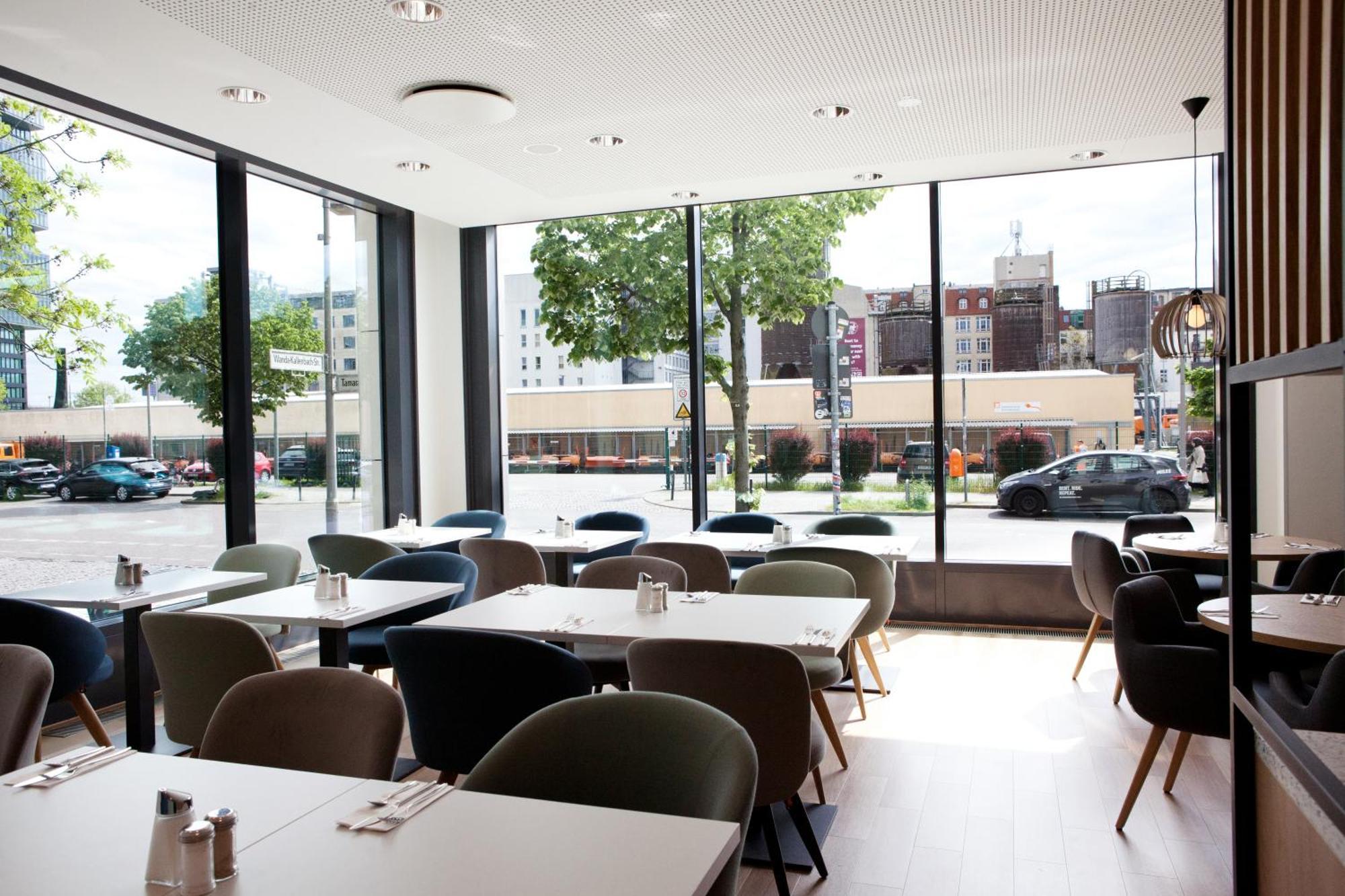 Holiday Inn Berlin City East Side By Ihg Exterior foto