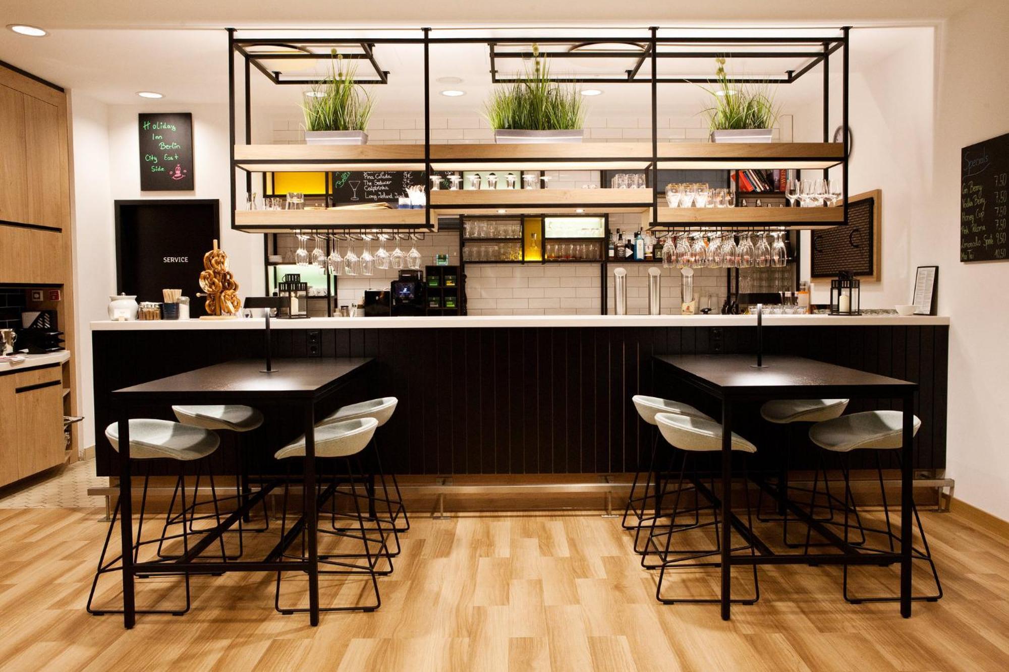 Holiday Inn Berlin City East Side By Ihg Exterior foto